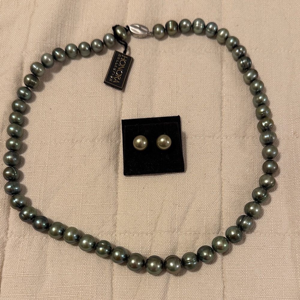 Honora Pearl Necklace and Earrings Set